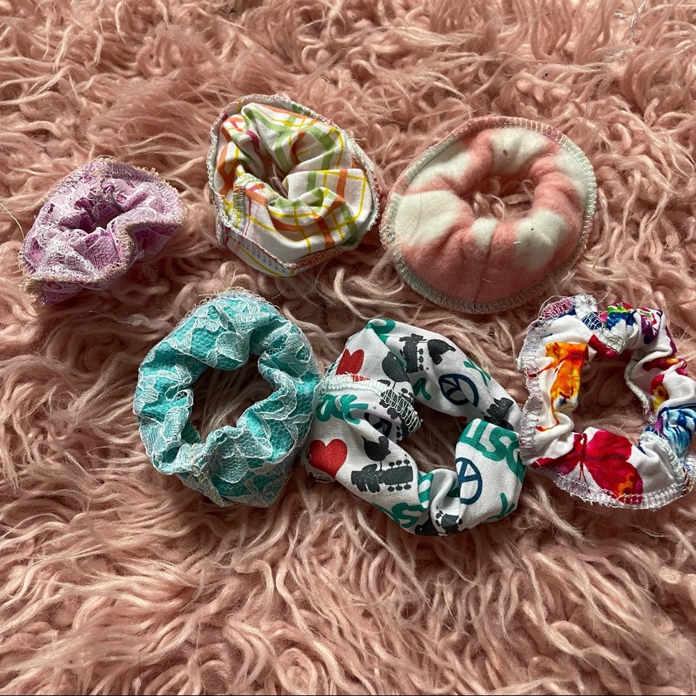 Handmade scrunchie set - Picture 2 of 6